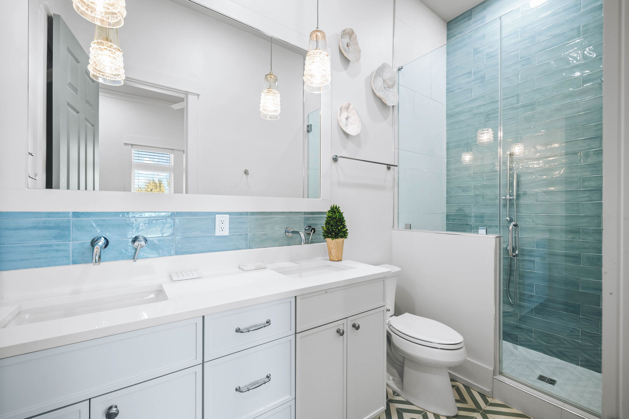 2nd Floor - Queen Guest En-Suite