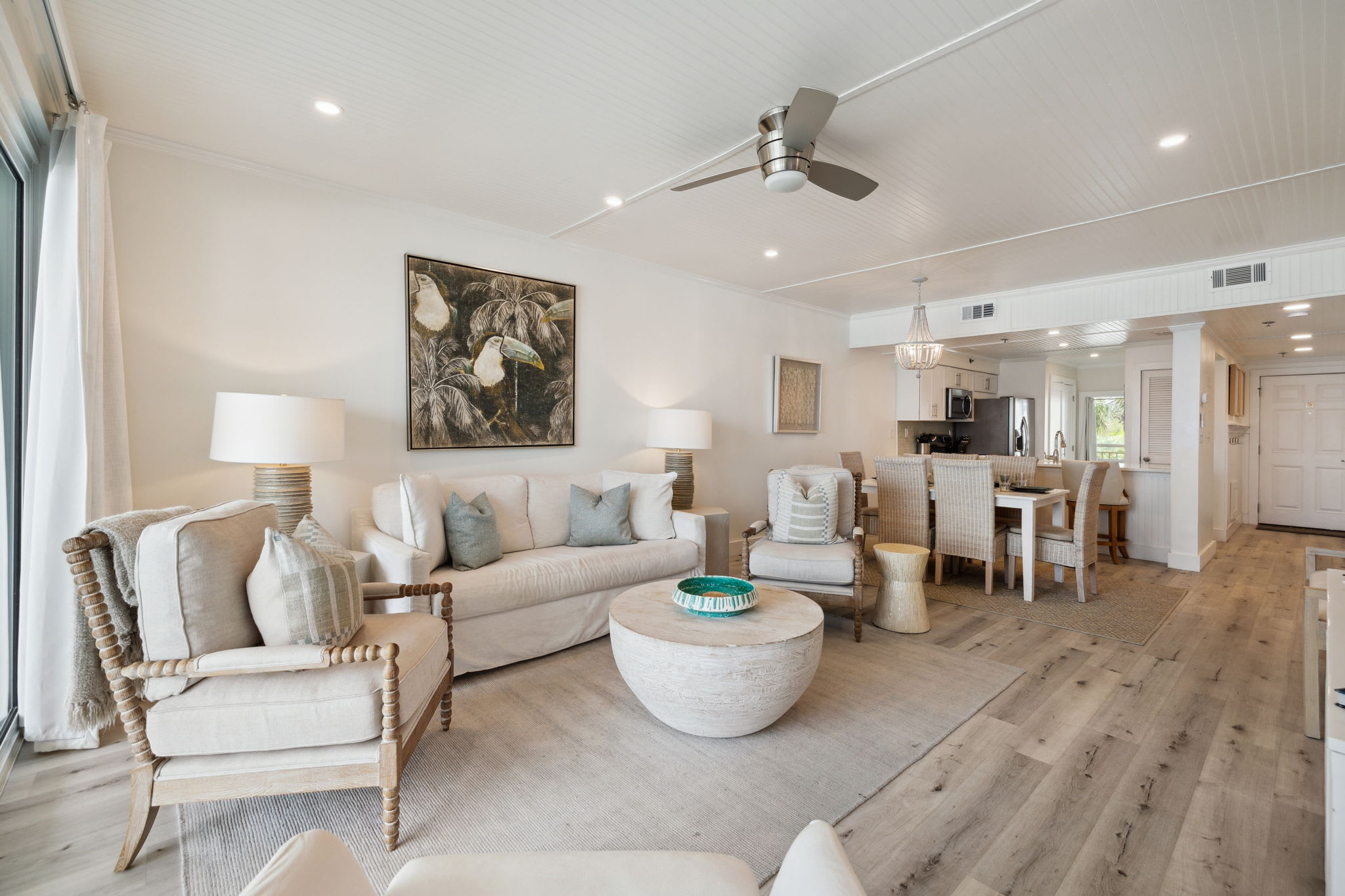 Spacious Living Area with Ample Seating!