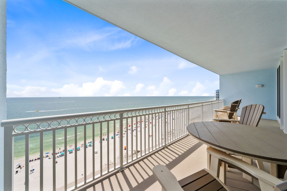 5 Colonnades 1202 Balcony
