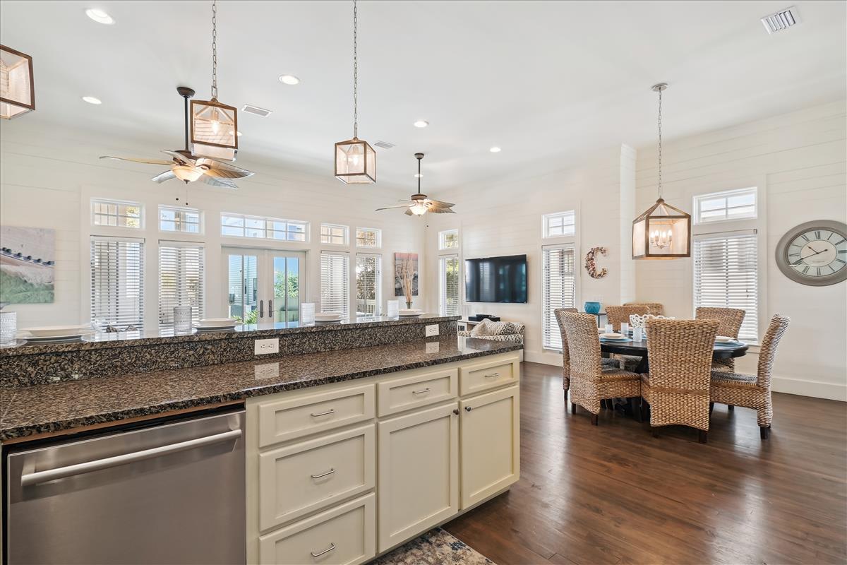 Ample Counter Space & Bar Seating for 5!