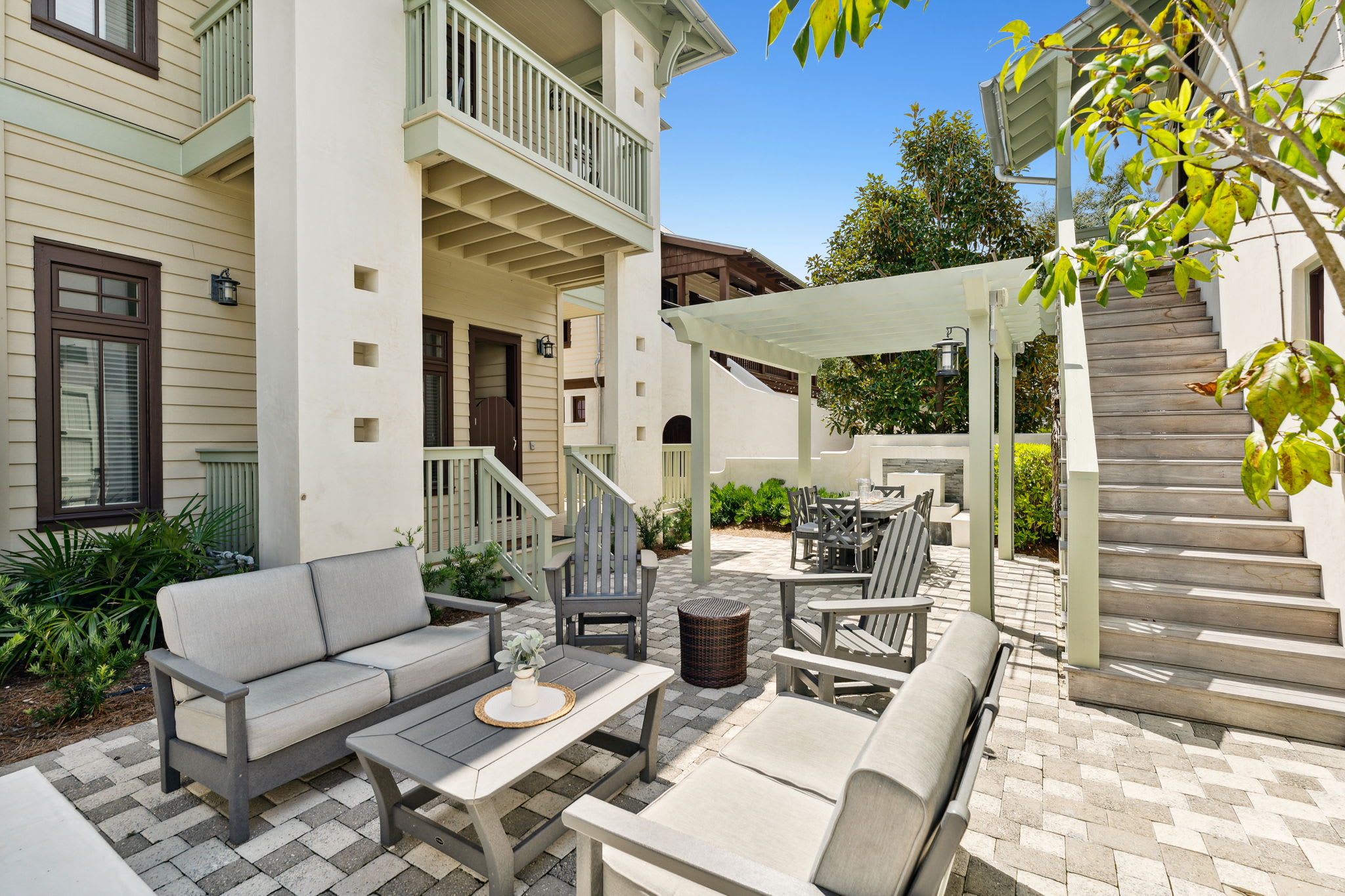 Private Courtyard - Perfect for Gathering with Friends & Family