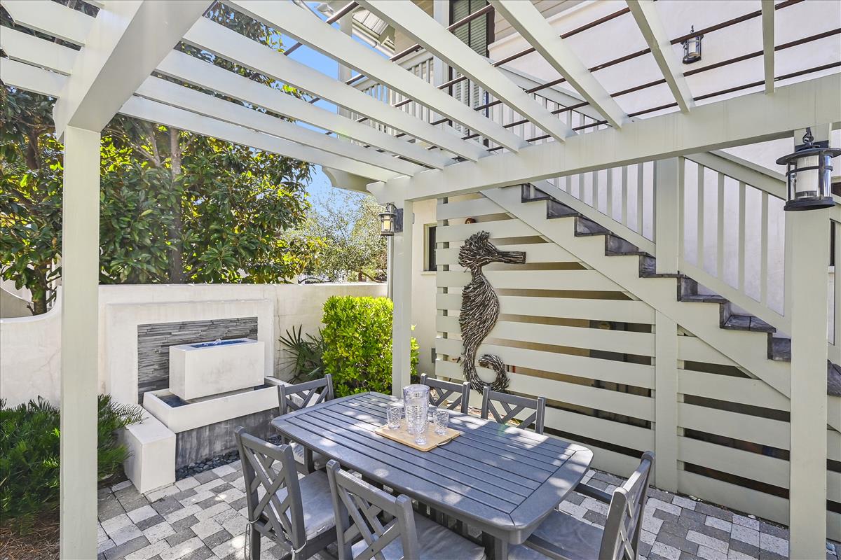 Enjoy Al Fresco Dining for 6