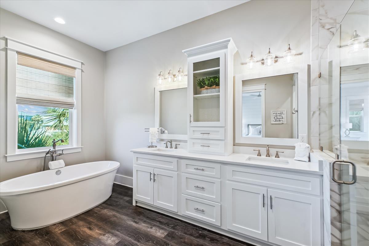 Primary King Suite - Oversized Soaking Tub