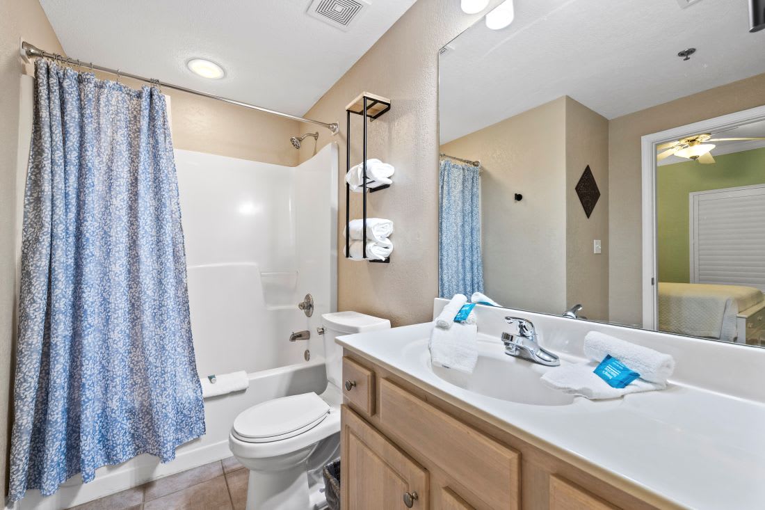 18 Crystal Shores West 1007 Bathroom 2
