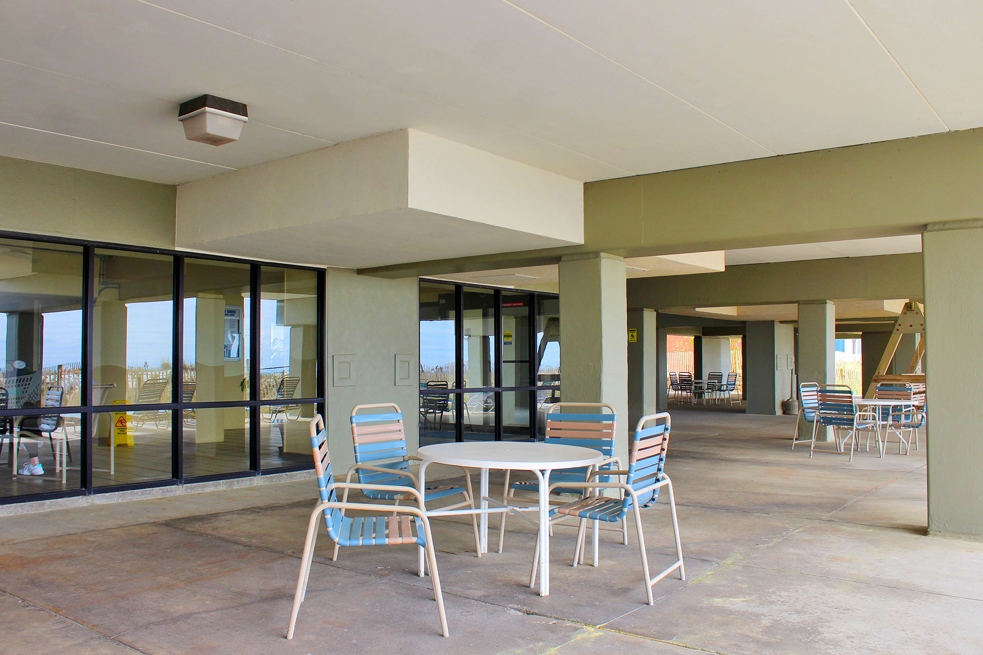 5 - Sundeck (2)