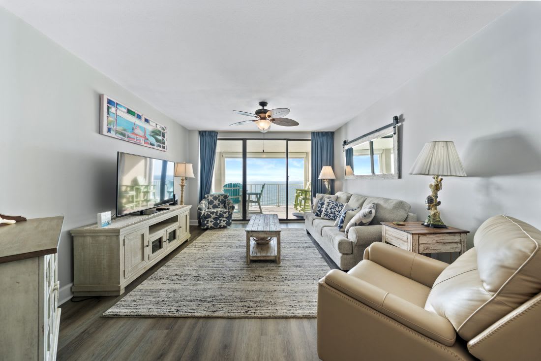 1 White Caps 1404 Living Room