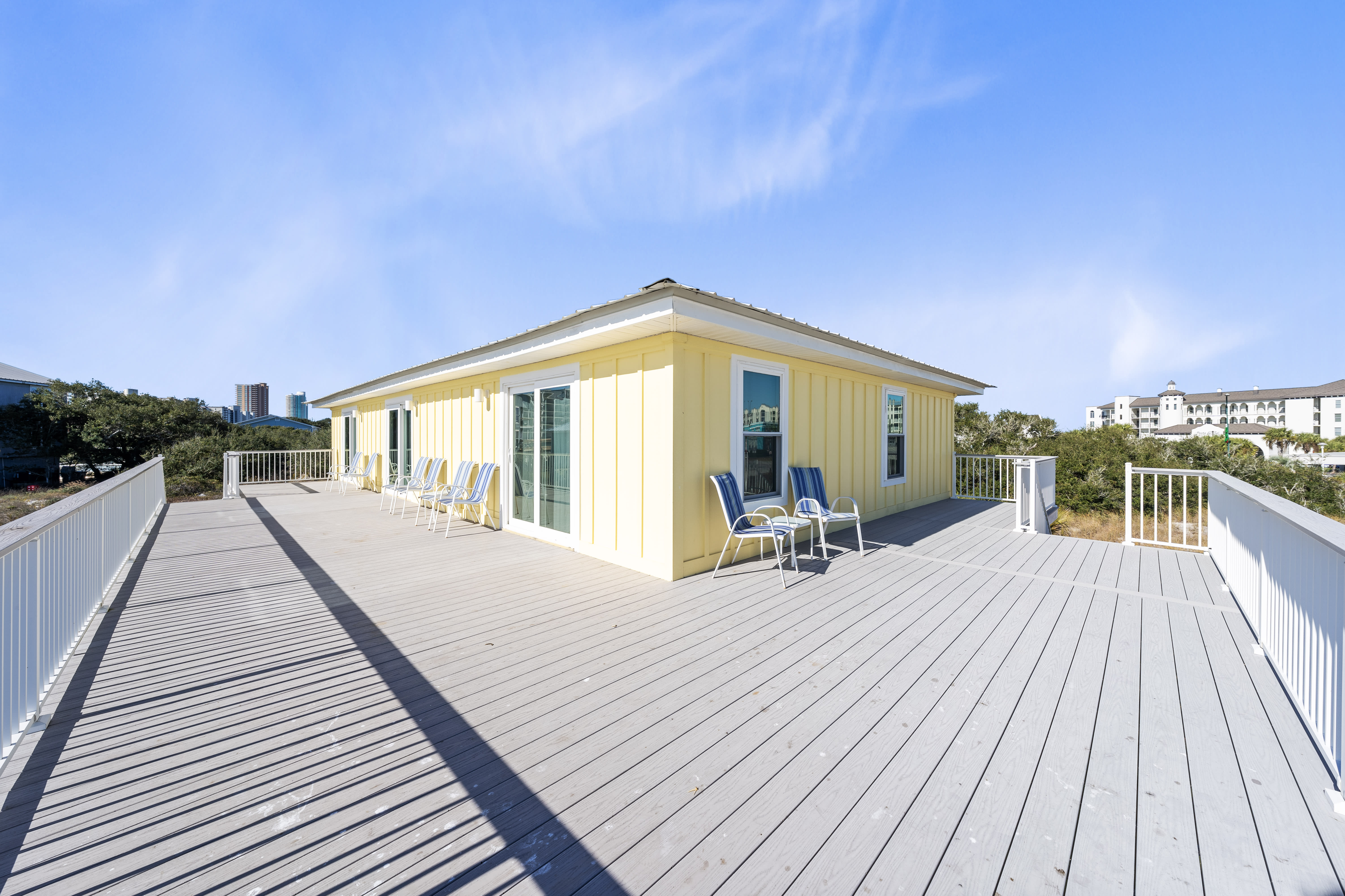 3 Point House II Large Wrap-Around Deck