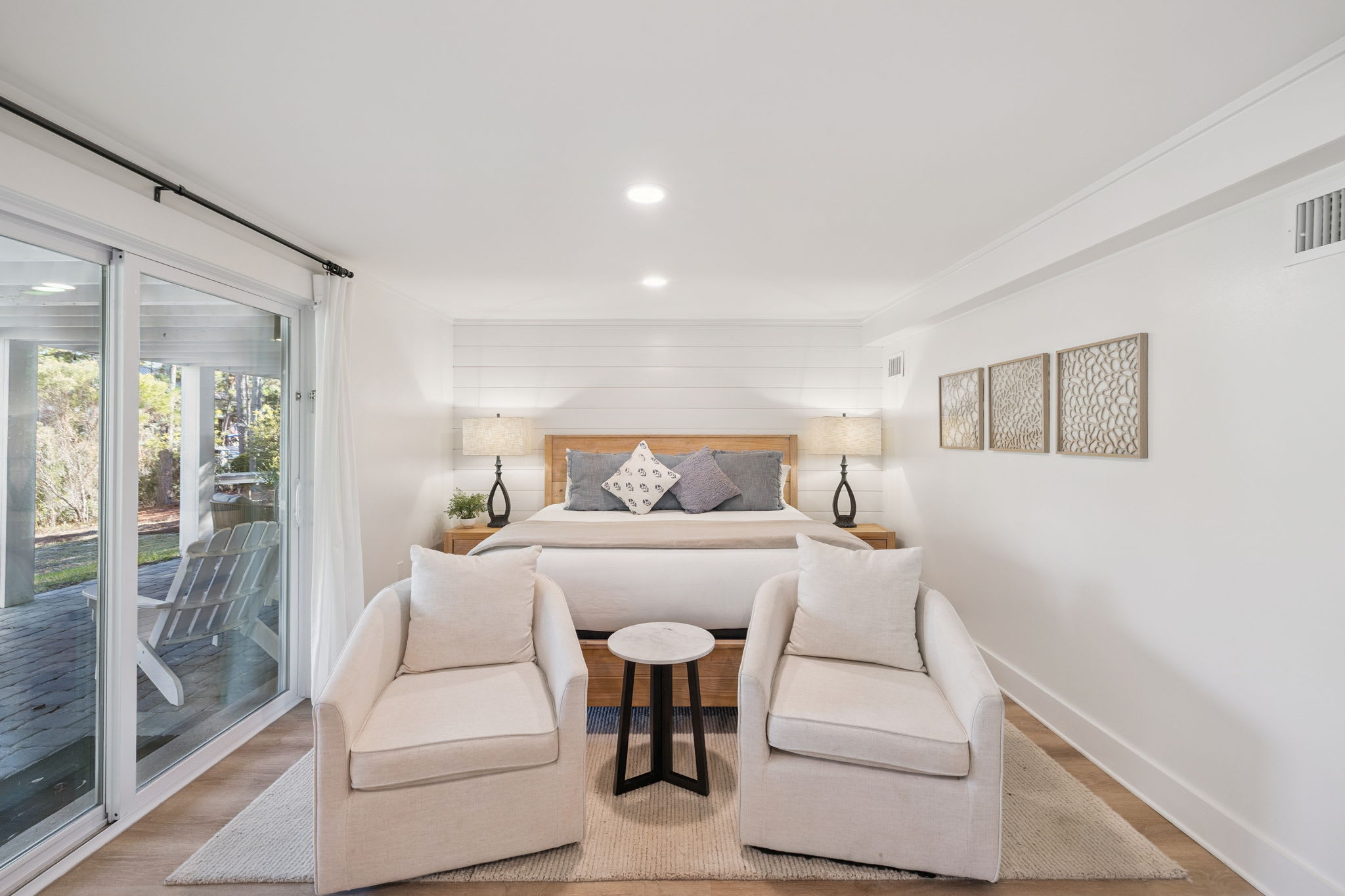 1st Floor - Lake Front Primary King Suite