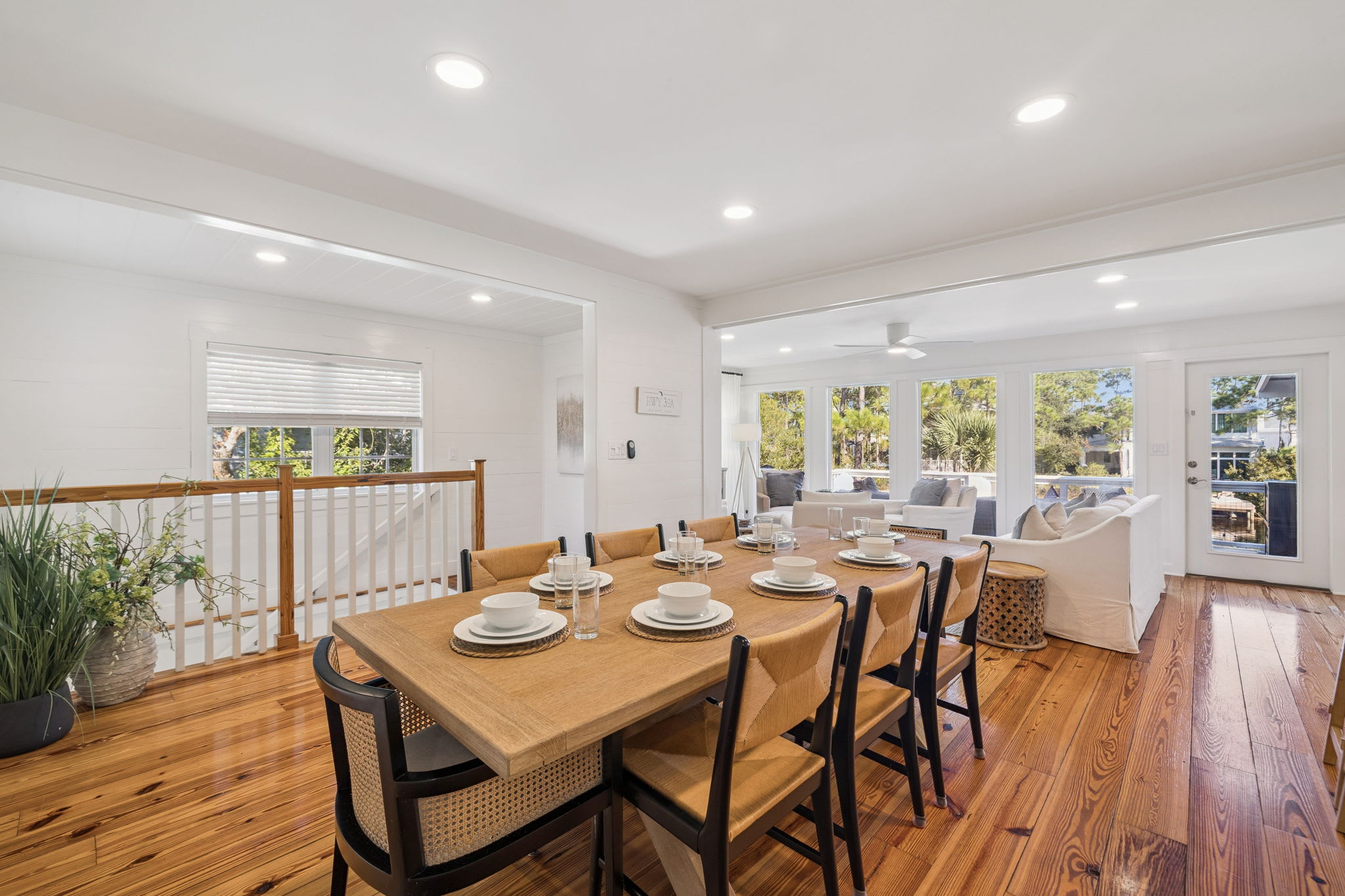 Dining Area - Offering Seating for 8