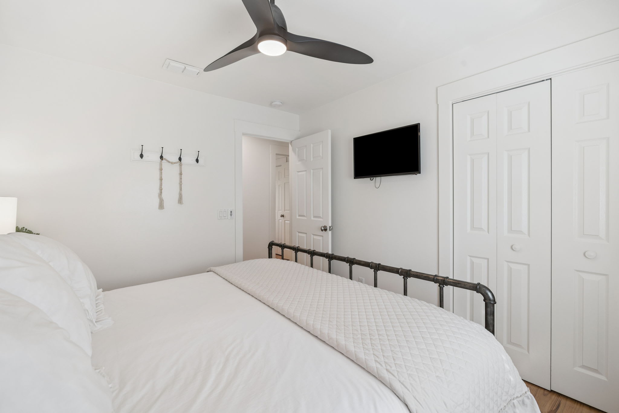 King Guest Suite - Equipped with a Flat-Screen TV