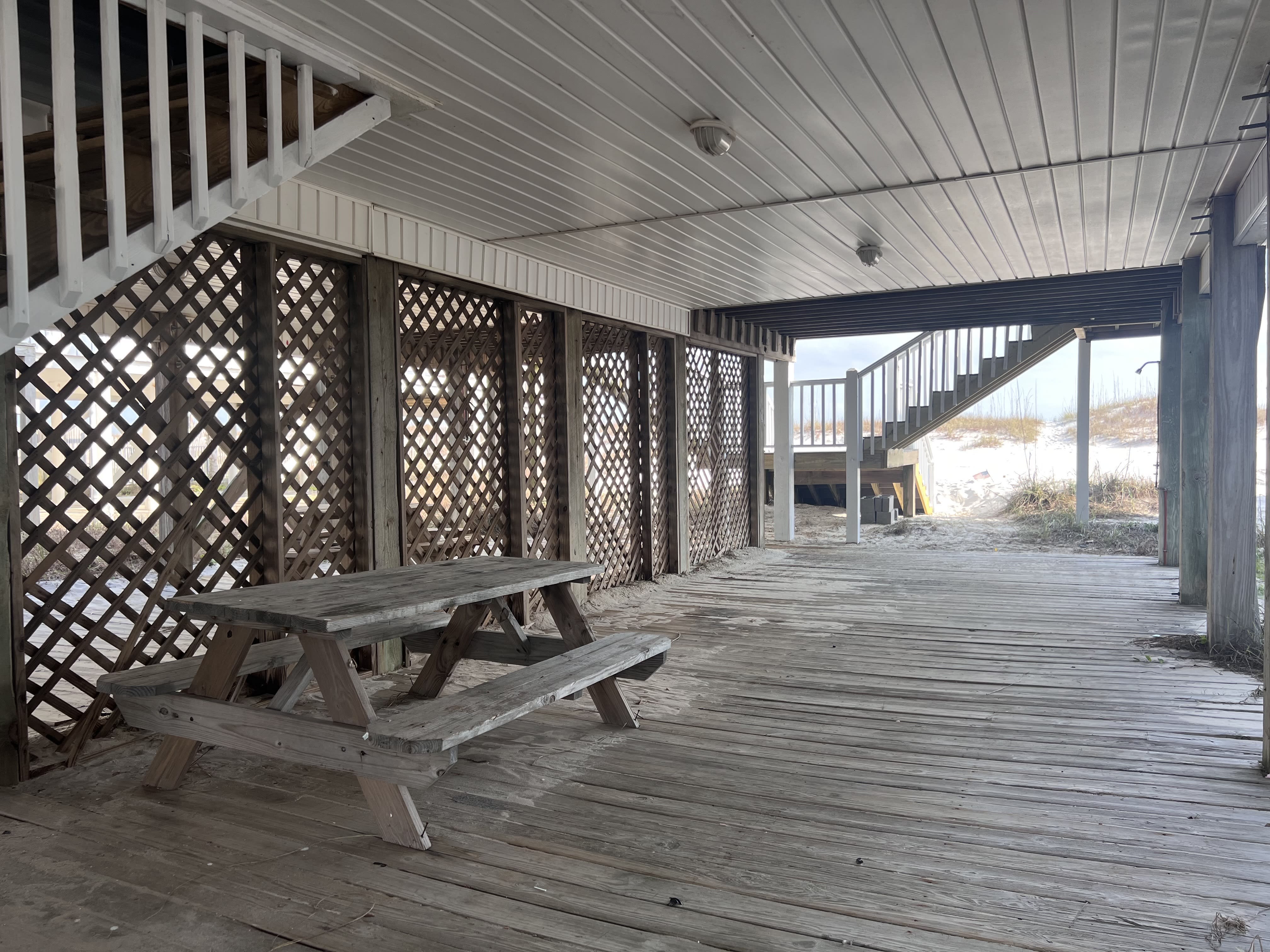 40 BONHW PICNIC OUTDOOR SHOWER