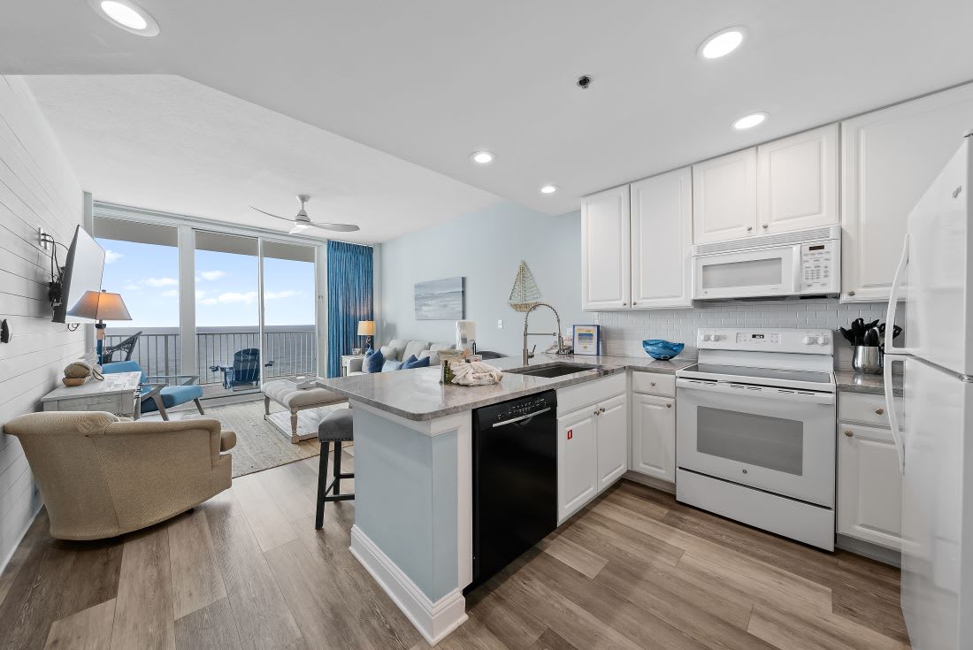 6 Lighthouse 1709 Kitchen