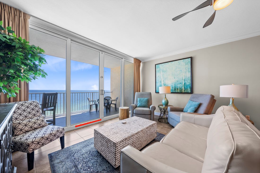 1 San Carlos 1205 Living Room