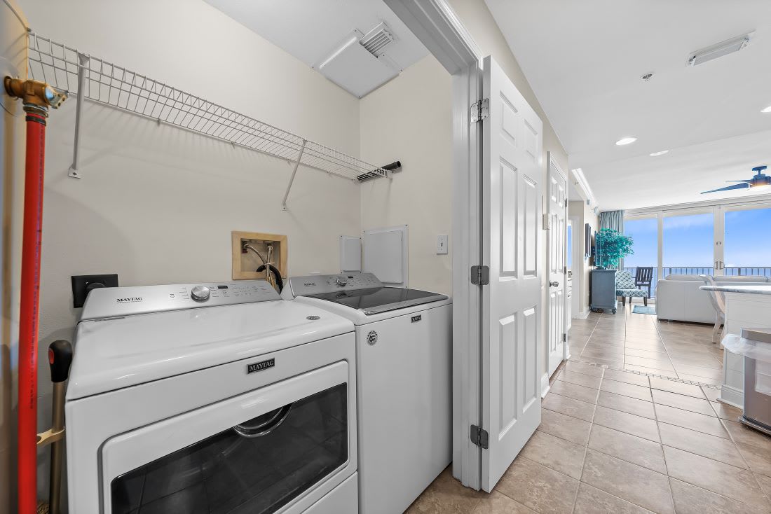 24 San Carlos 1205 Laundry