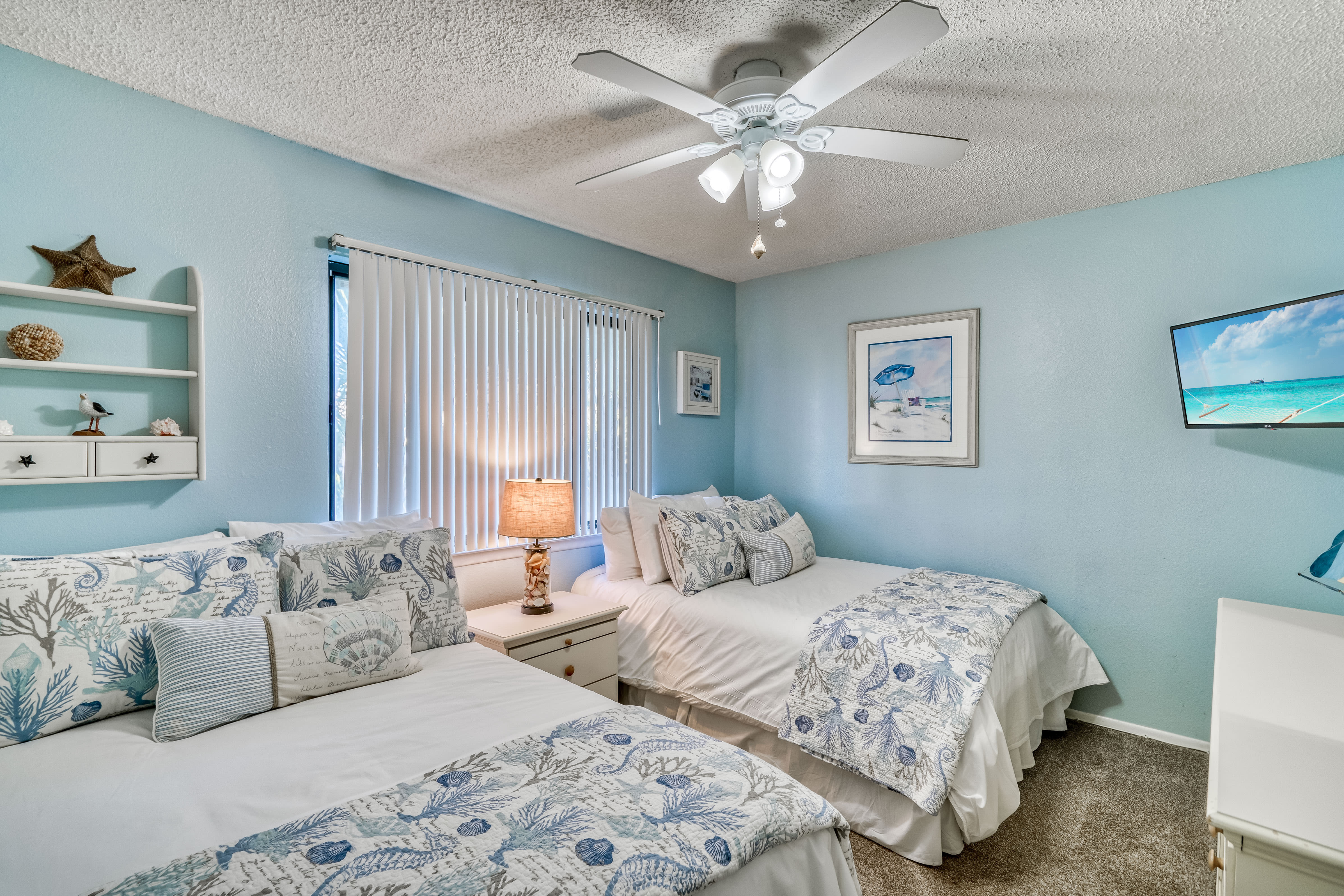 3rd Floor Guest Suite - 2 Full Beds