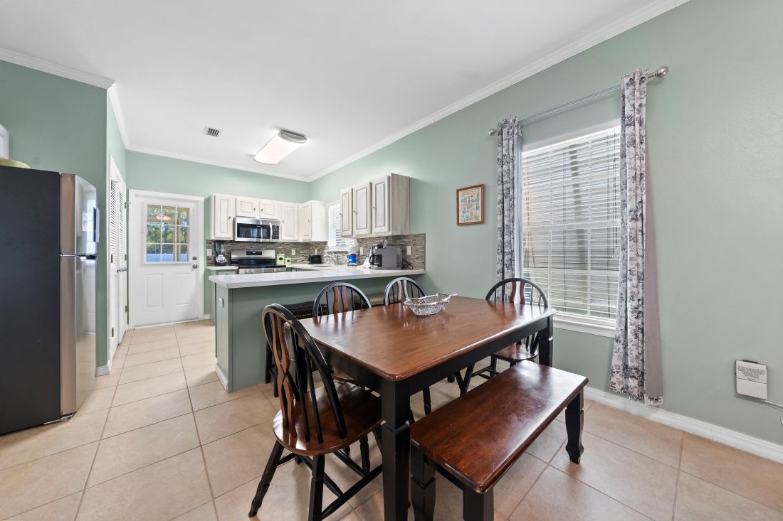 7 OB Villas Dockside Dining