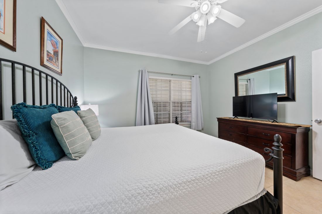 13 OB Villas Dockside Primary Bedroom