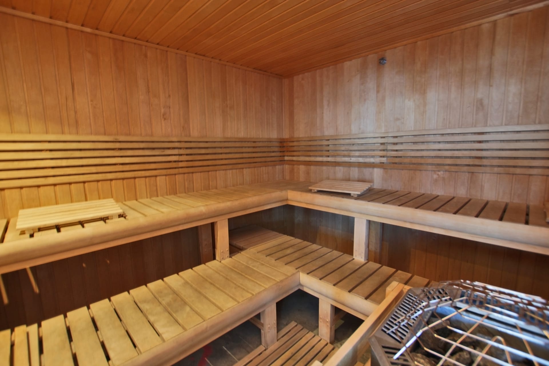 4 - Sauna