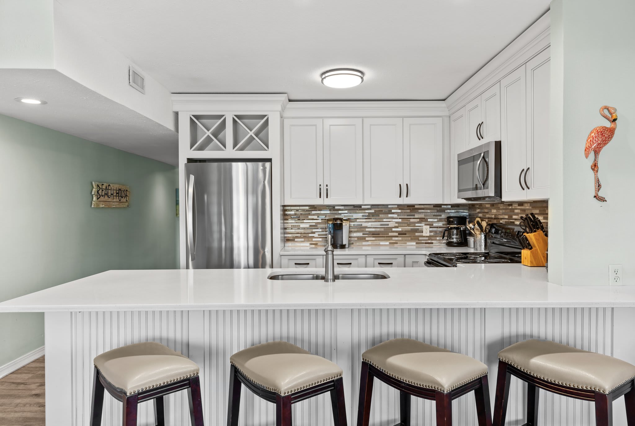 Additional seating for 4