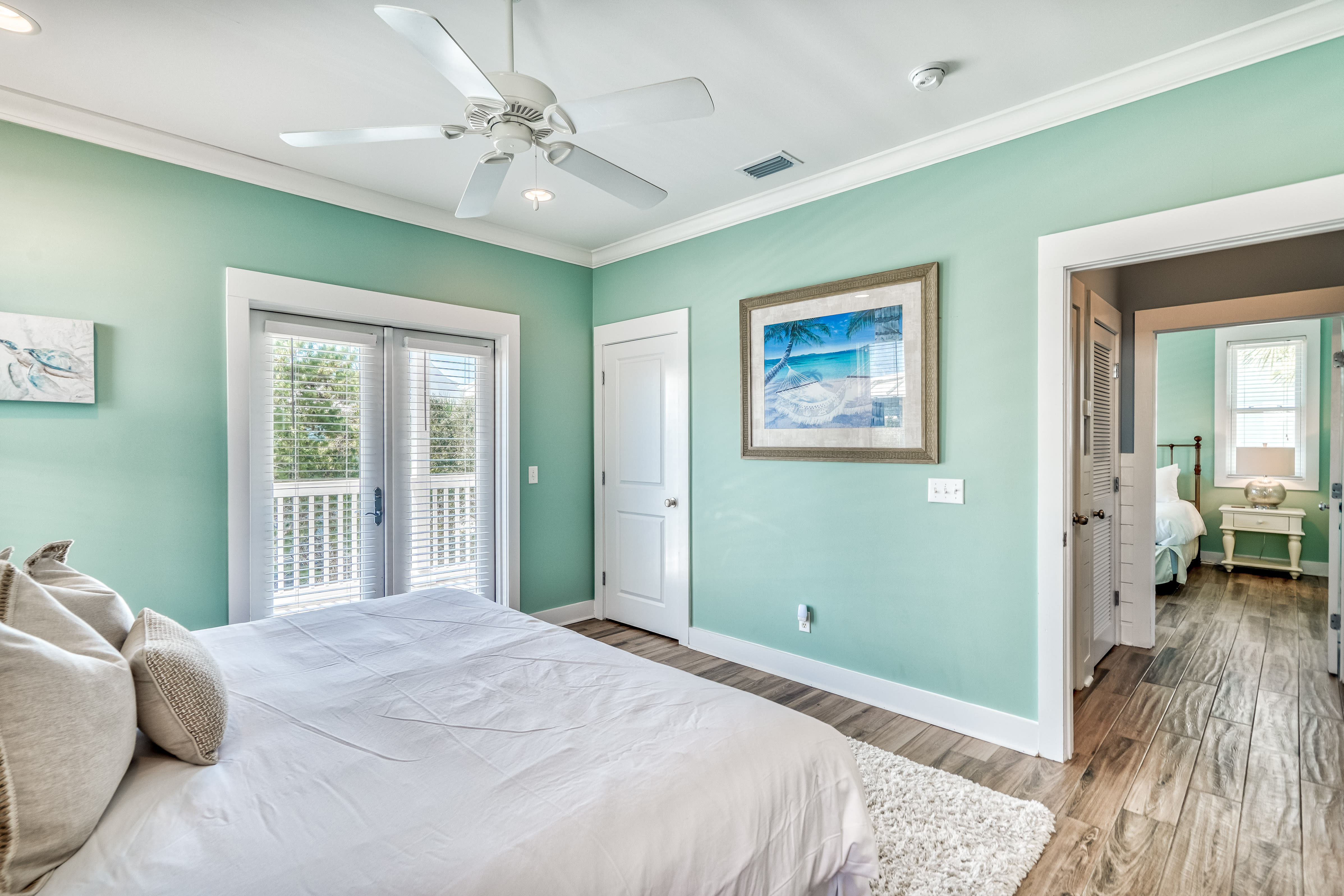 2nd Floor - Primary Suite - King Size Bed