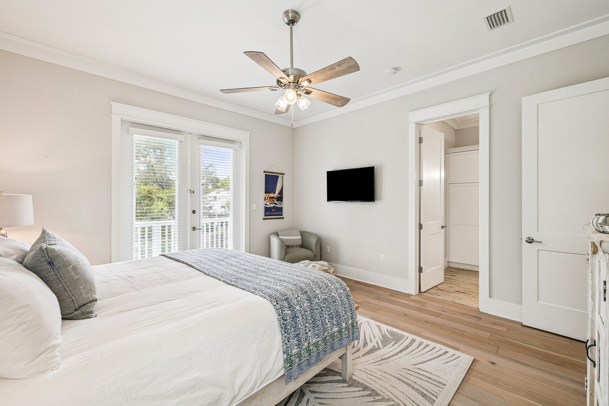 Primary King Suite - Private Balcony Access + Flat-Screen TV