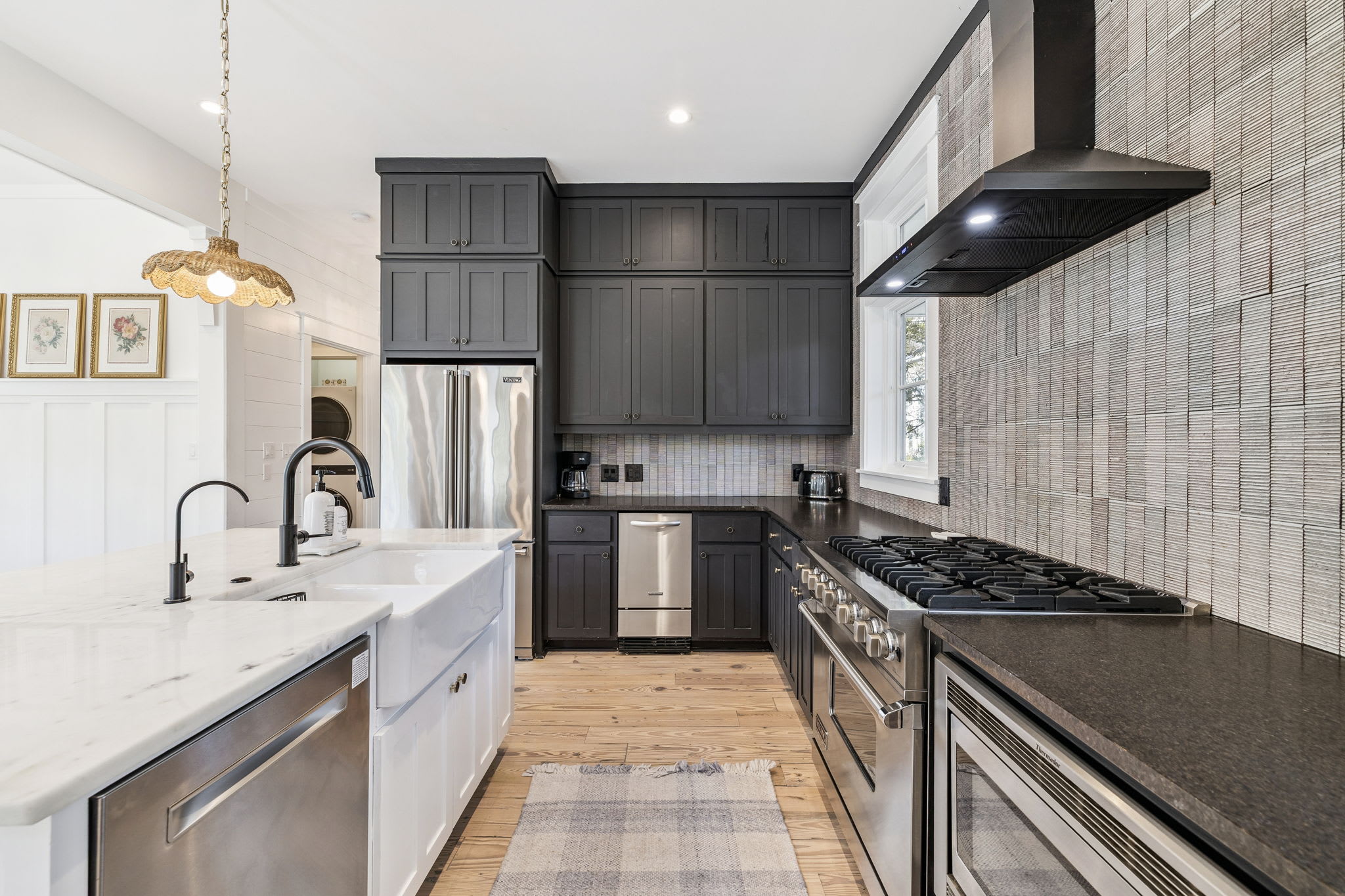 Fully Equipped with Stainless Steel Appliances