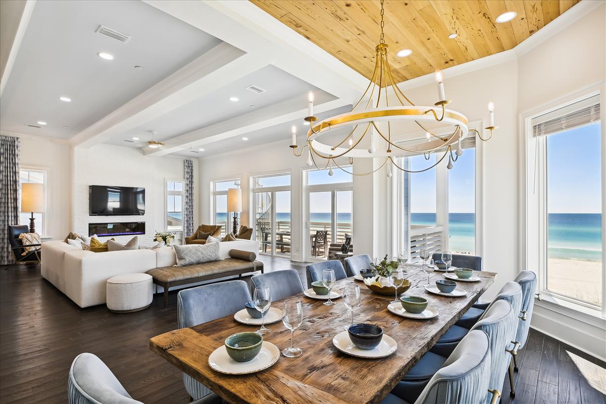 Dine with Unforgettable Views!