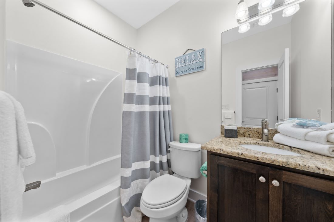 Lil J's Getaway Bathroom 3