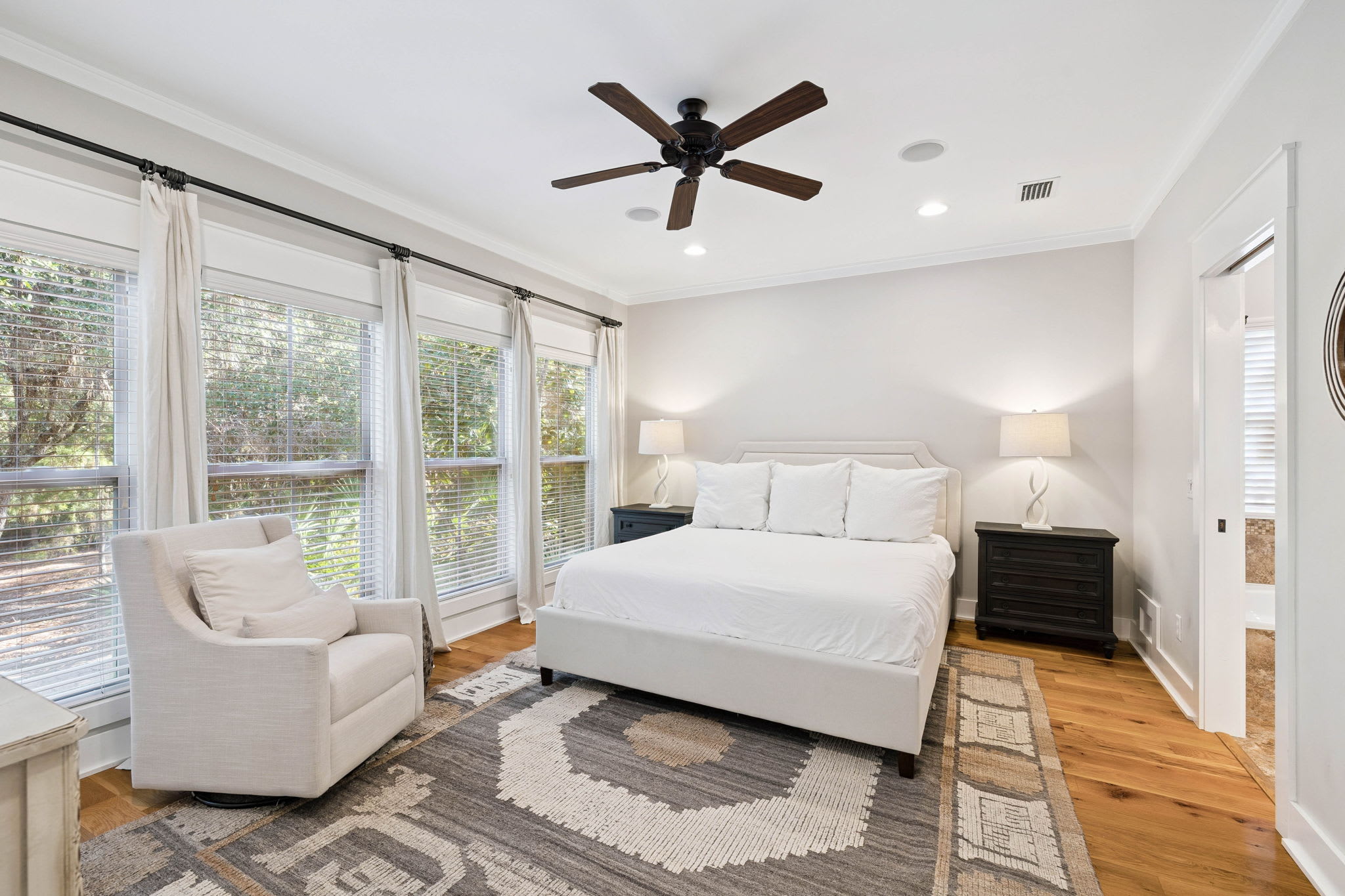 Spacious Primary King Suite