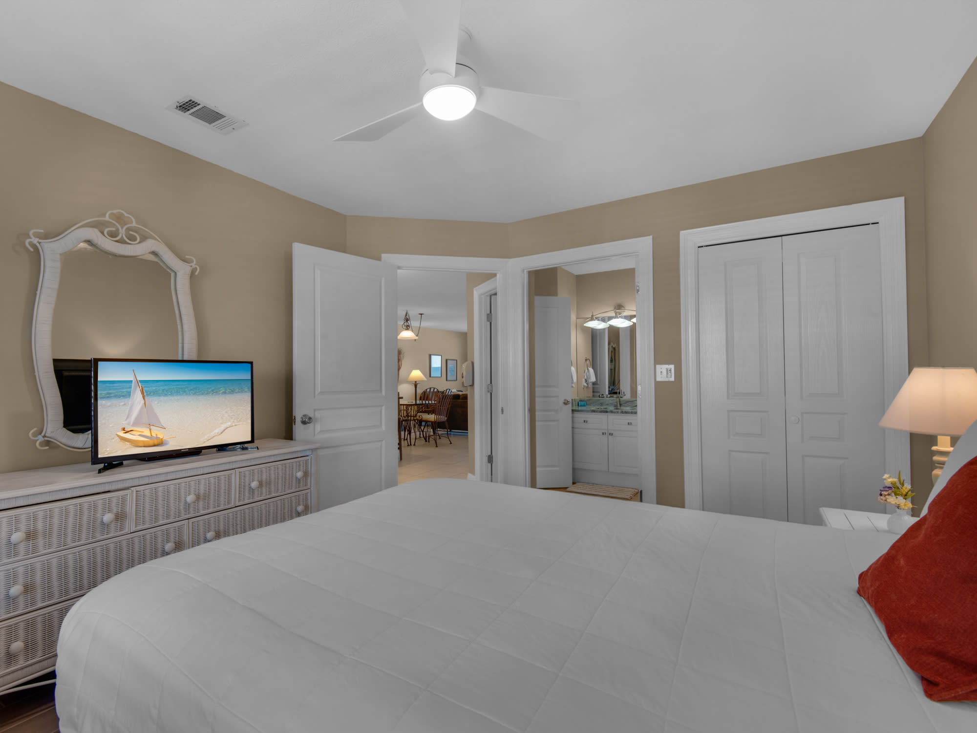 1st Guest Bedroom with En Suite