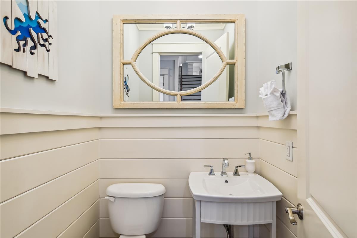 1st Floor - Powder Room