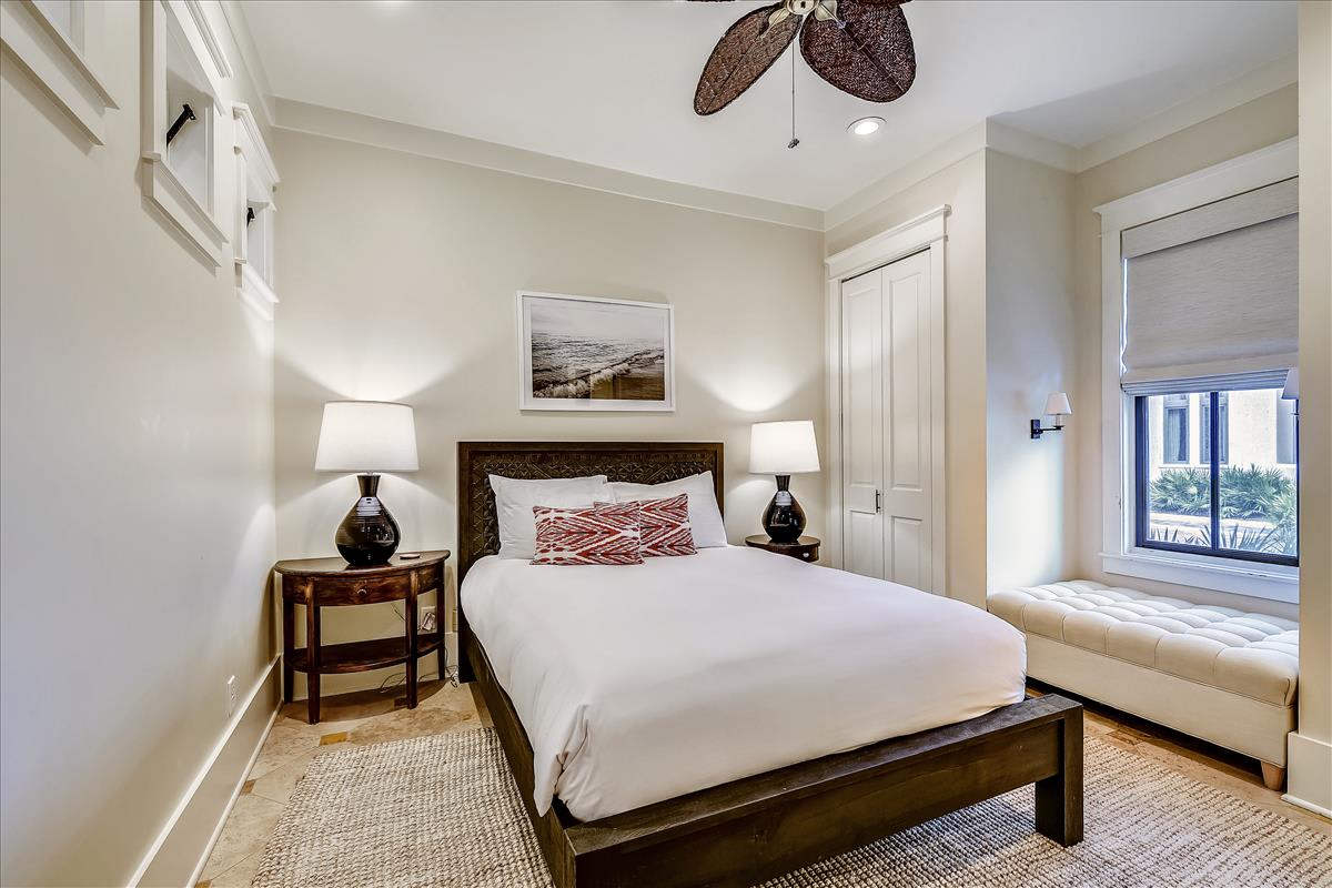 1st Floor - Queen Guest Suite