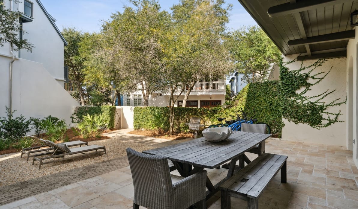 Dine Al Fresco in the Courtyard