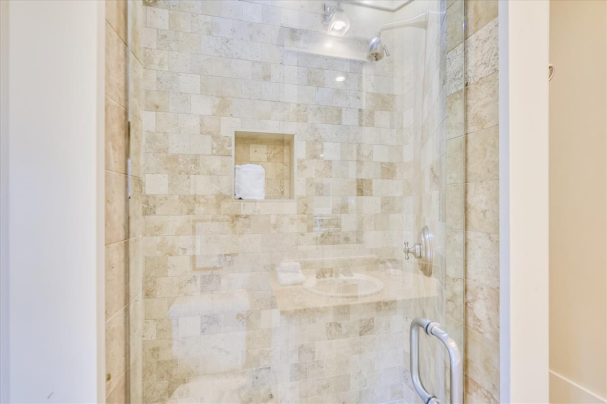 Twin En-Suite - Walk-In Shower