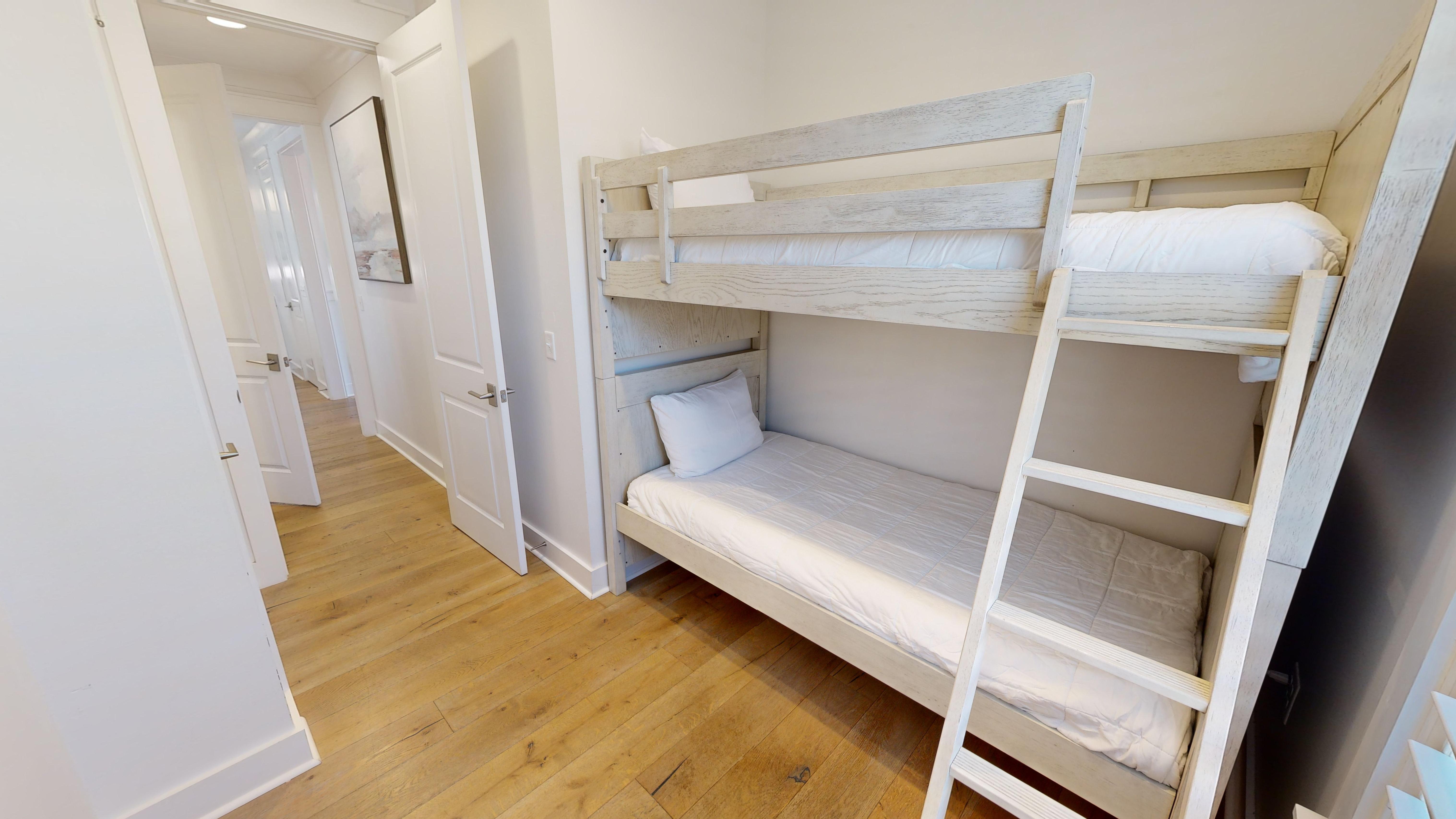 Bunkbeds (1st Floor)