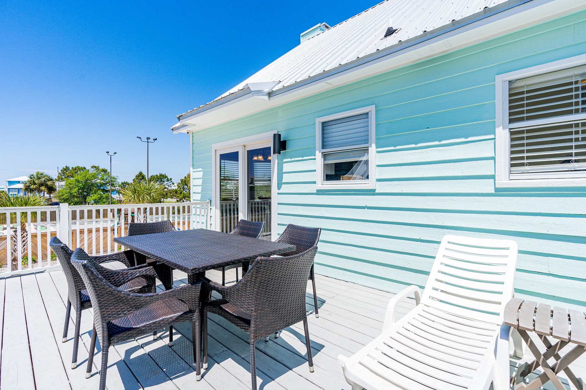 Wanderlust Outdoor Dining on Deck