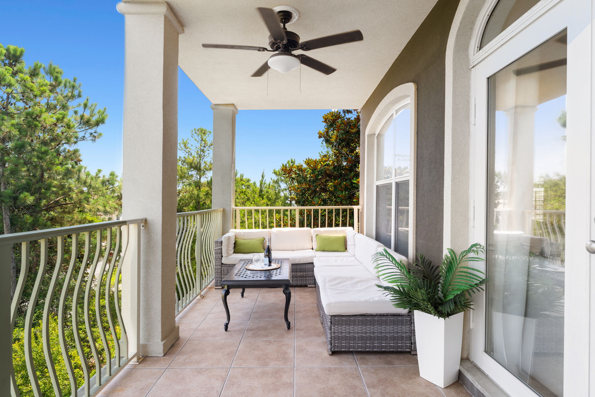 Cozy, Private Balcony - Perfect for Morning Coffee!