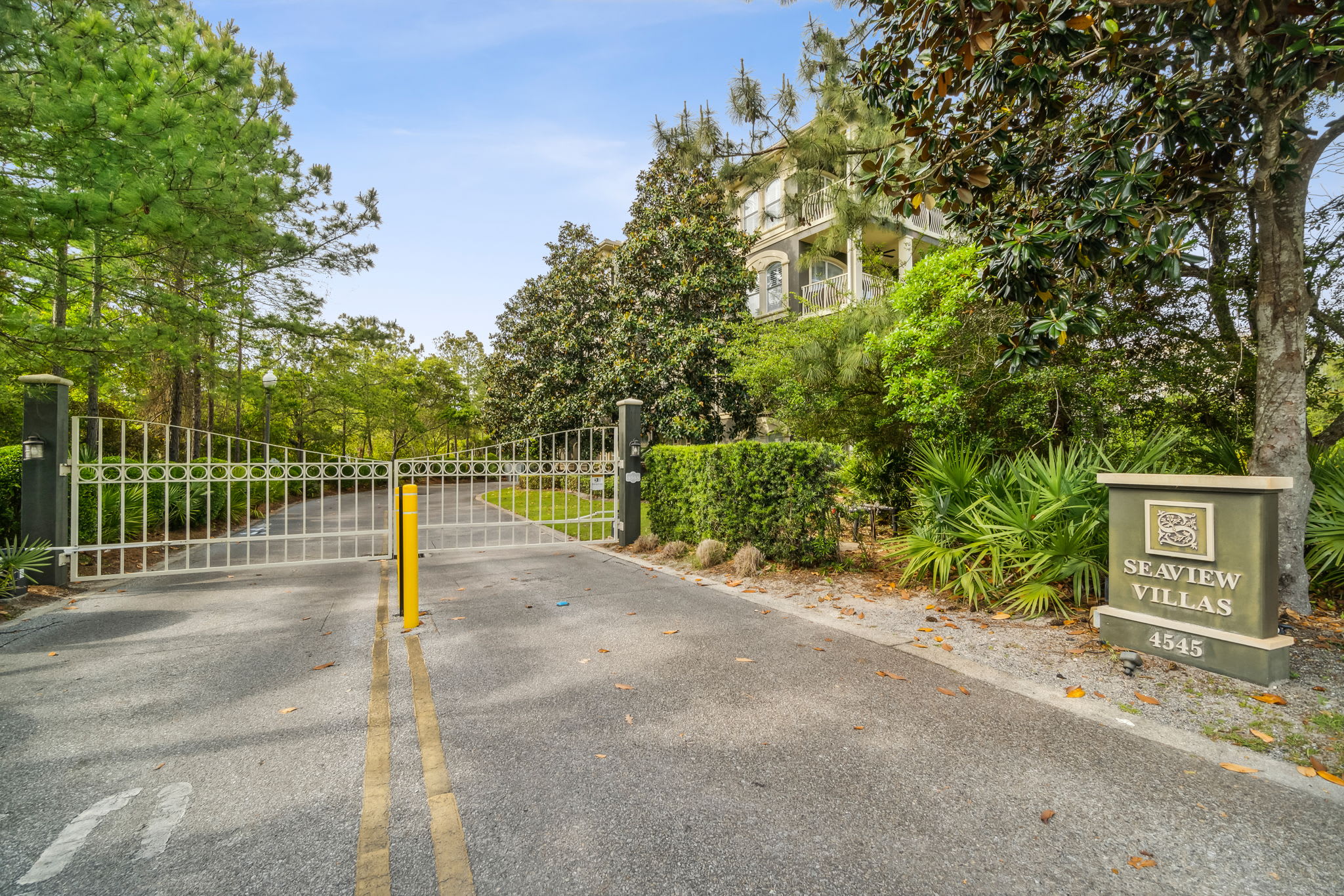 'Seagrove Stillhouse' - Situated in a Private, Gated Complex