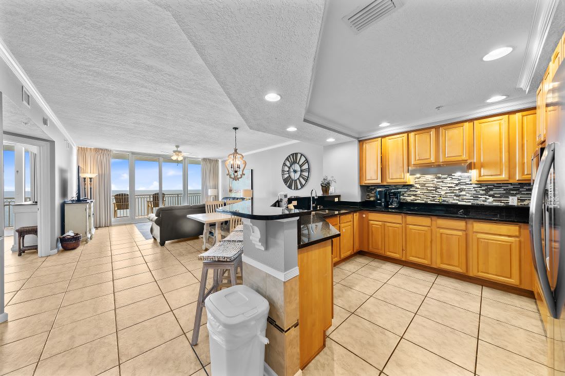 9 Colonnades 1202 Kitchen