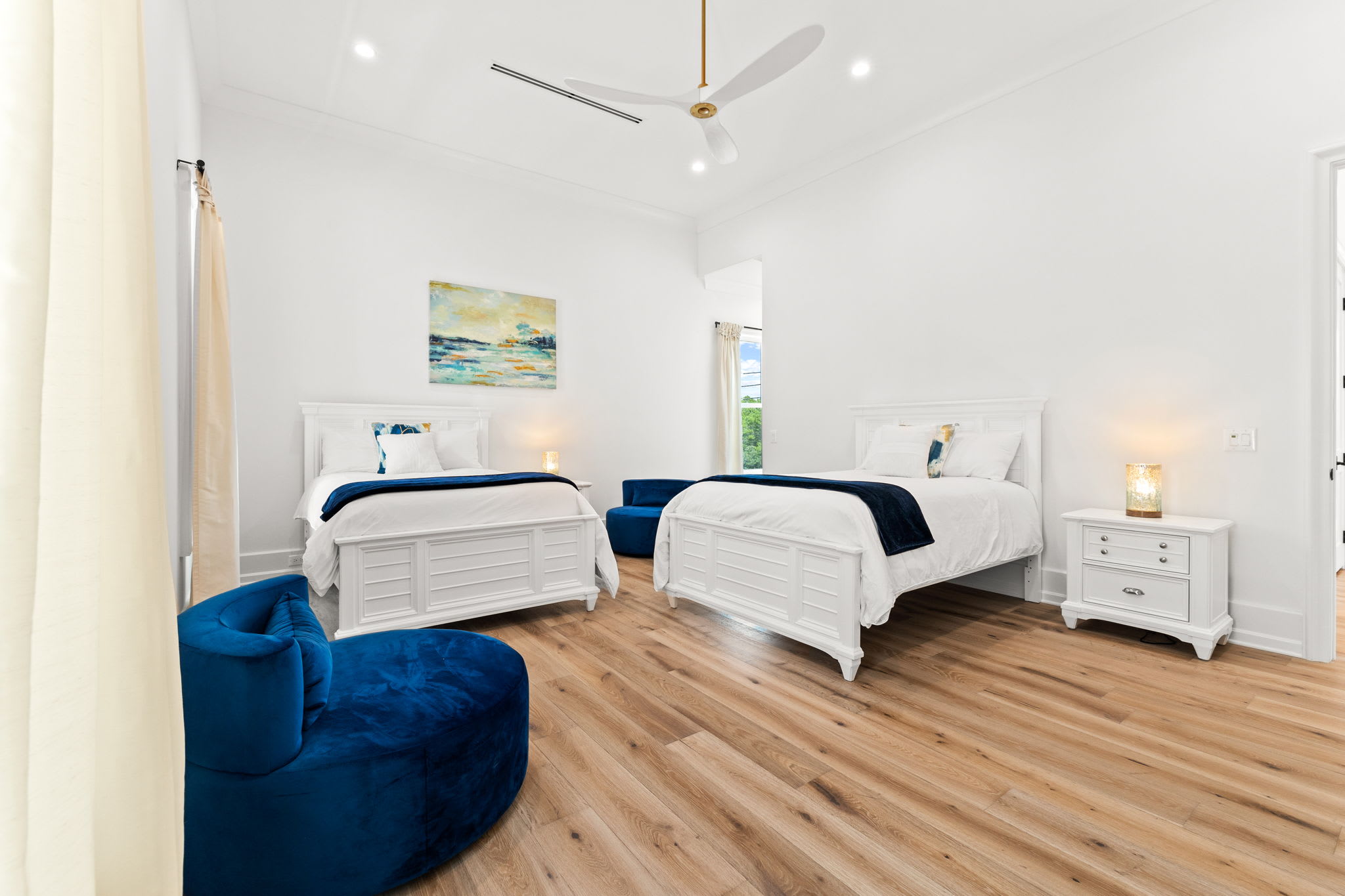 2nd Floor - Guest Room - Two Queens