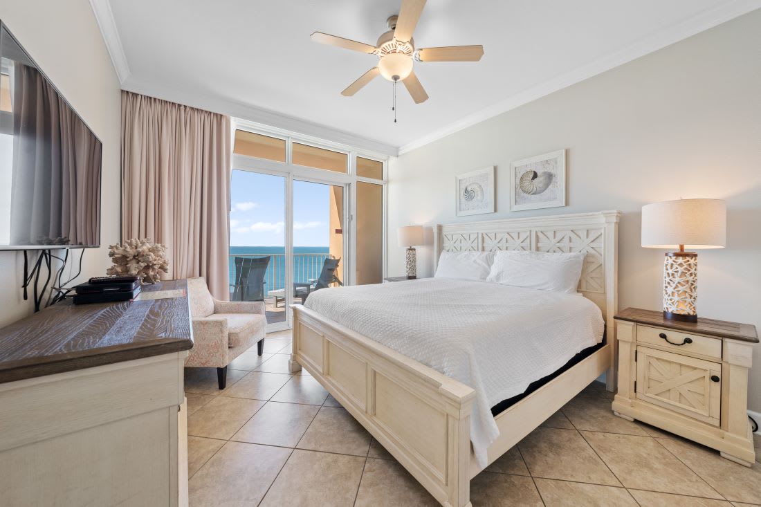 13 Phoenix OB 2004 Primary Bedroom