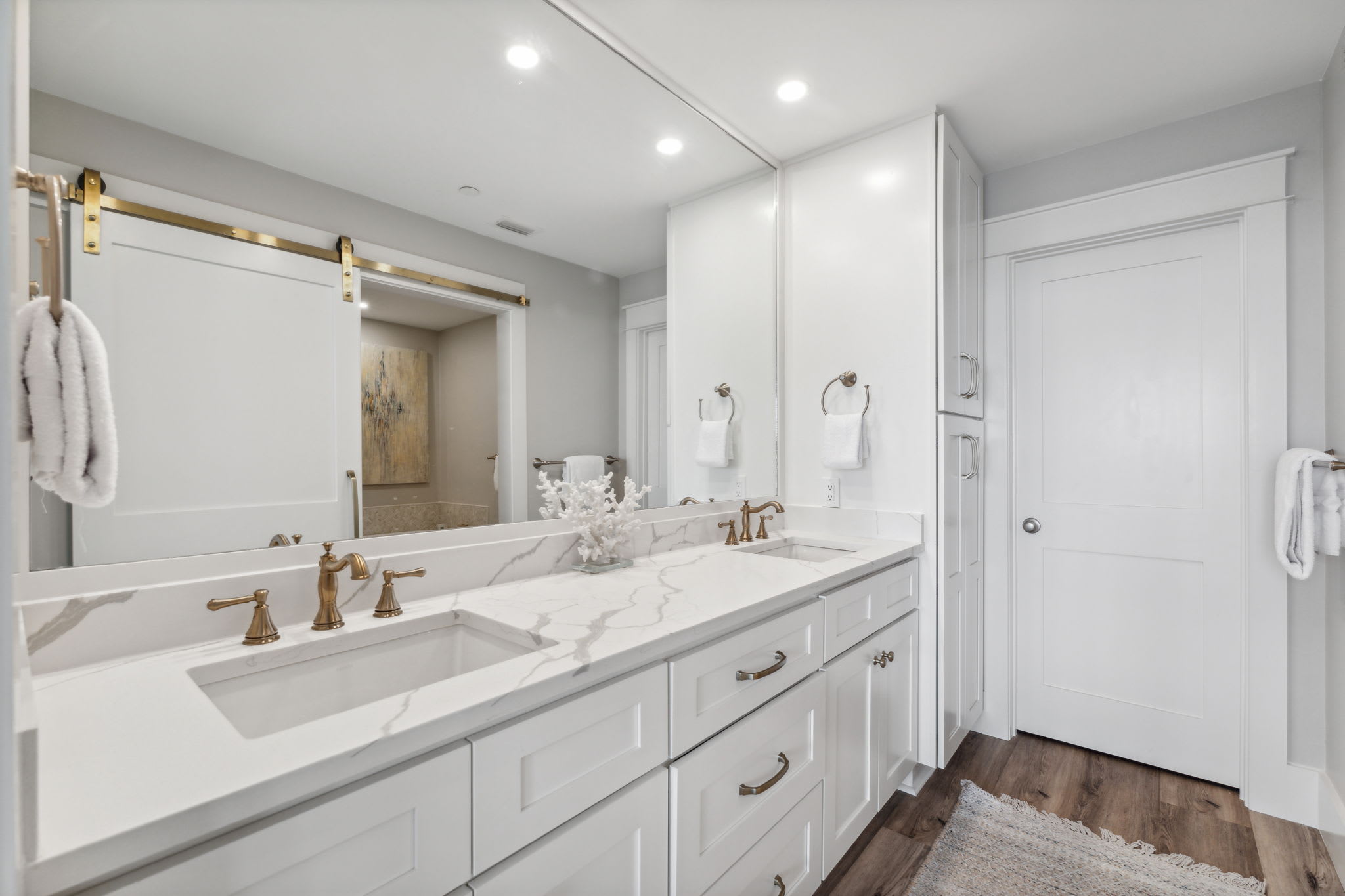 Primary En Suite - Two Sinks