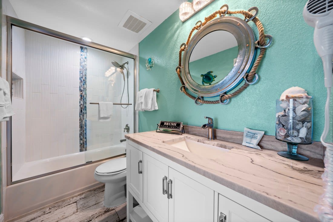 21 Crystal Tower 601 Bathroom 2