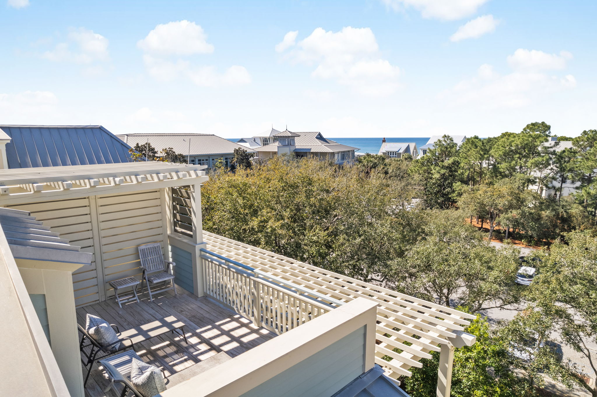 Spacious 2nd Floor Balcony!