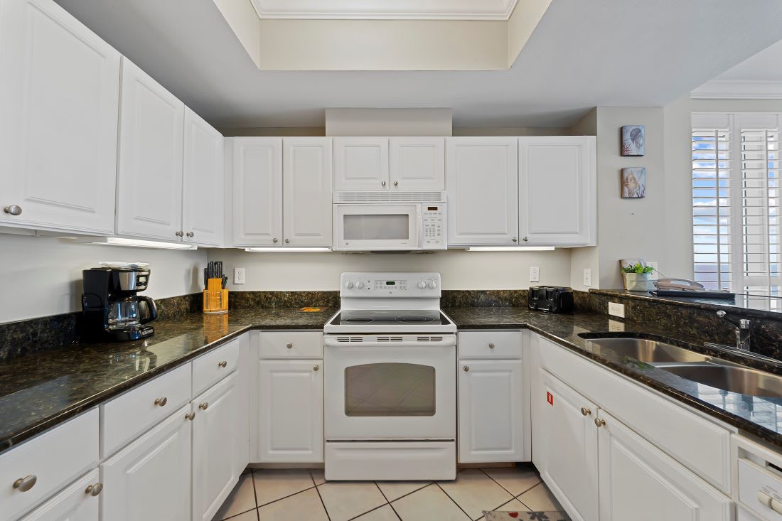 11 Crystal Tower 1101 Kitchen