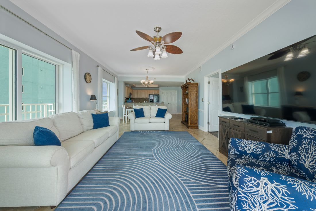 4 Crystal Shores West 208 Living Room