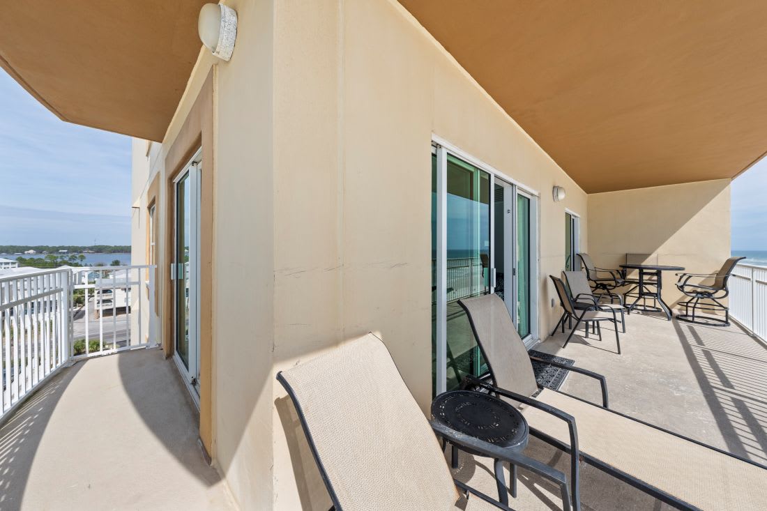 7 Crystal Shores West 208 Balcony