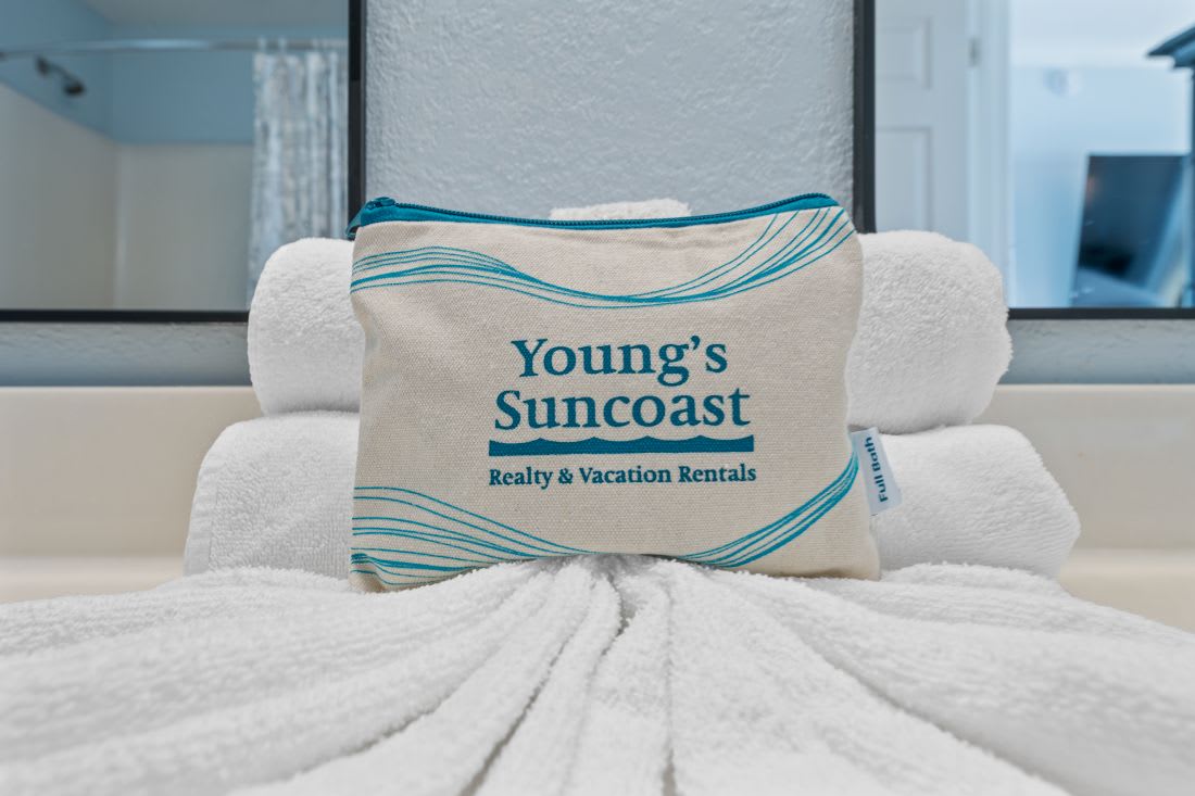 19 Crystal Shores West 208 Primary Bathroom