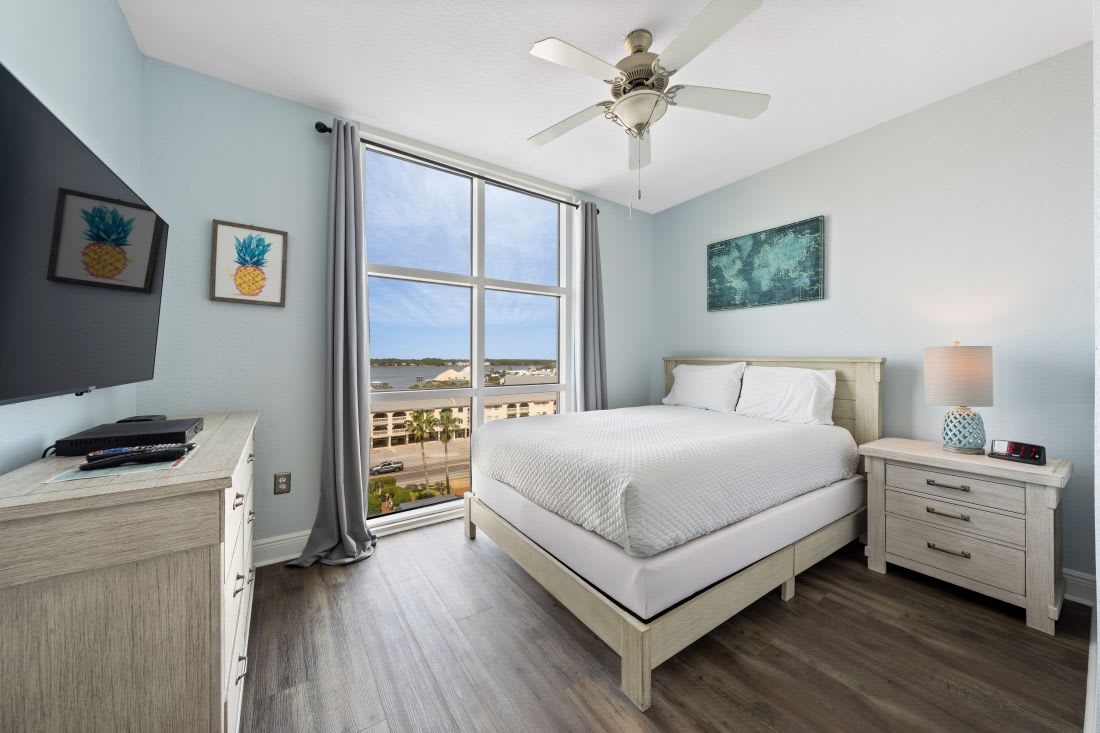 22 Crystal Shores West 208 Bedroom 2