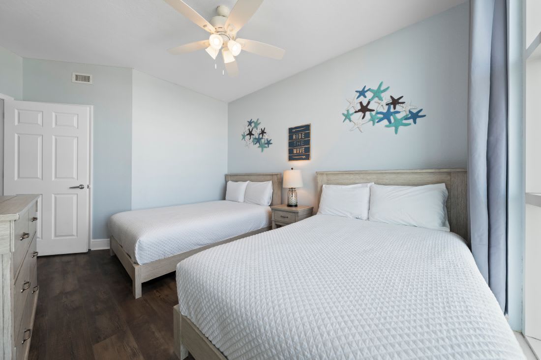 28 Crystal Shores West 208 Bedroom 3